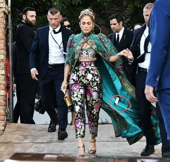 Jennifer Lopez At Dolce & Gabbana’s Alta Moda Show | Image: Pinterest