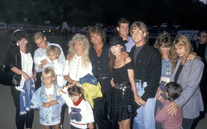 Cindy Clerico poses with Michael Landon's kids |  Image: Pinterest