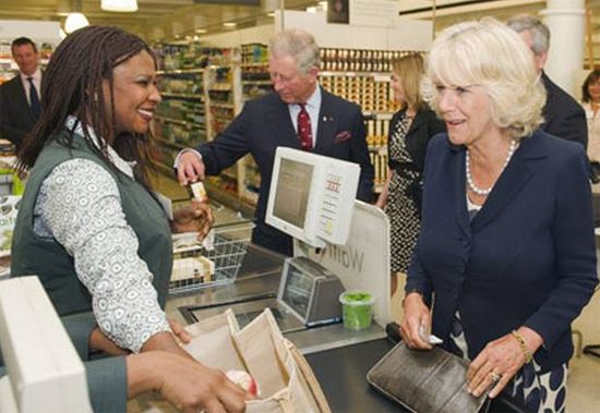 Duchess Vamille and Prince Charles go shopping | Image: Pinterest