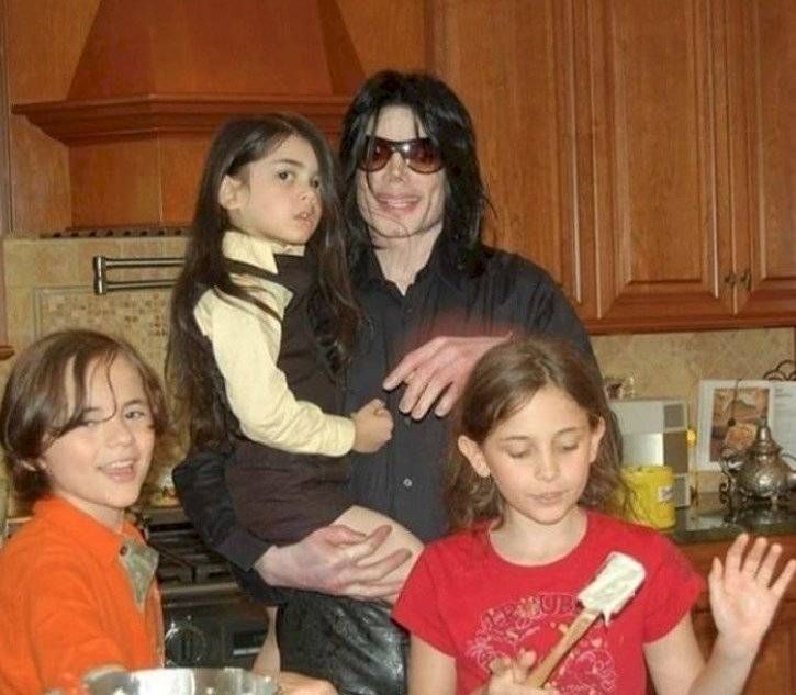 Michael Jackson's kids | Image: Pinterest