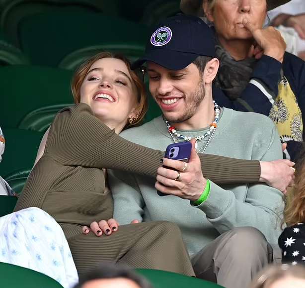 Pete Davidson and Phoebe Dynevor | Image: Pinterest