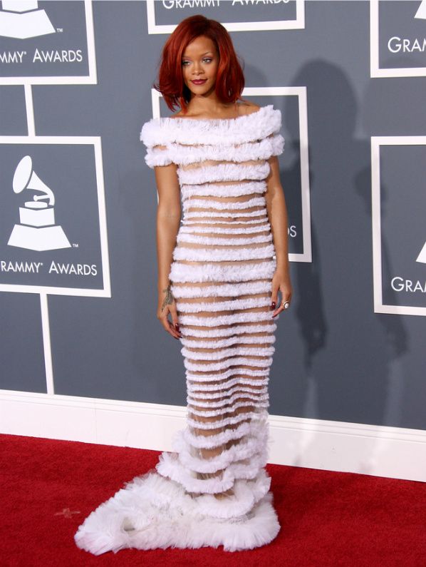 Rihanna at the 2011 Grammys | Image: Pinterest