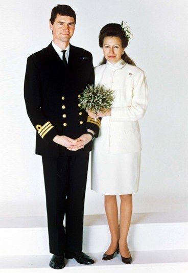 Princess Anne's second wedding dress | Image: Pinterest