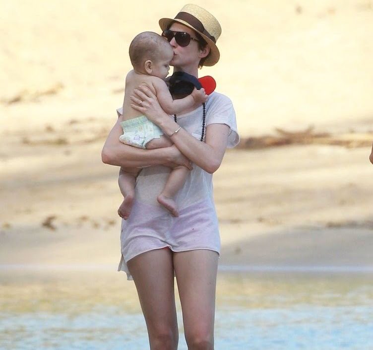 Anne Hathaway carrying her baby | Image: Pinterest