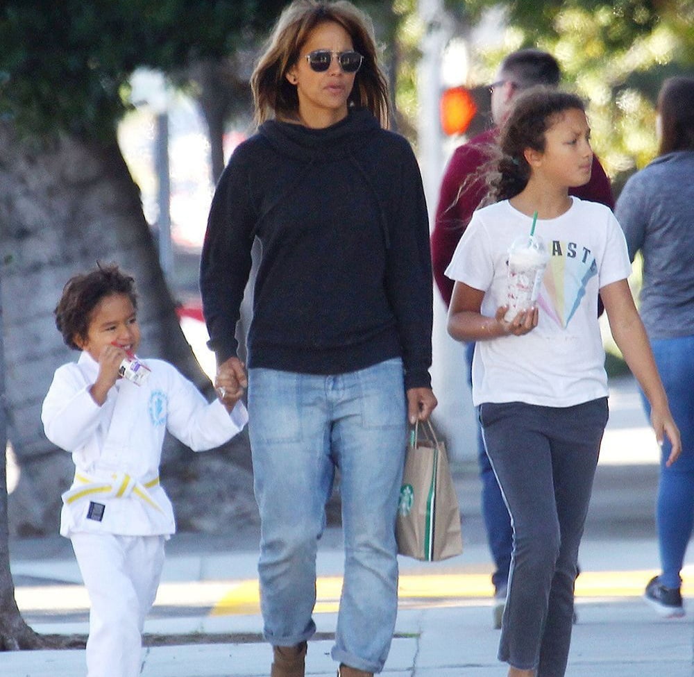 Halle Berry and her kids | Image: Pinterest