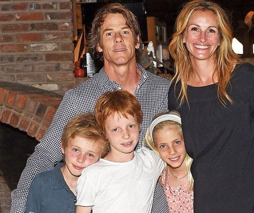 Julia Roberts with her husband and kids