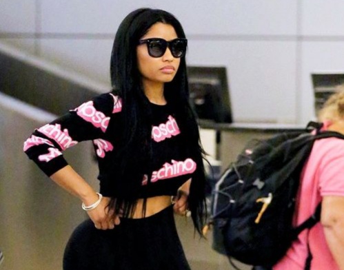 Minaj's appearance without makeup at the LAX Airport | Image: Pinterest