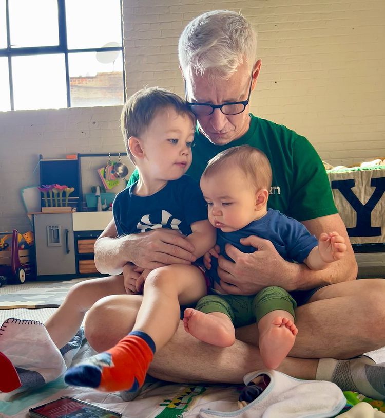 Anderson Cooper's son Wyatt and his baby brother Sebastian spend time with their dad | Image: Pinterest