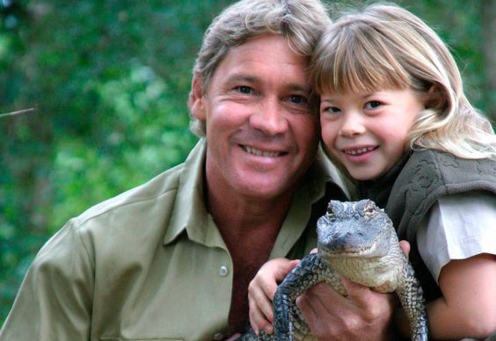 Steve Irwin and his daughter holding a crocodile | Image: Pinterest