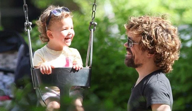 Peter Dinklage and his daughter | Image: Pinterest