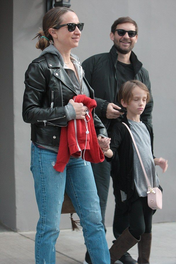 Tobey Maguire with his family 