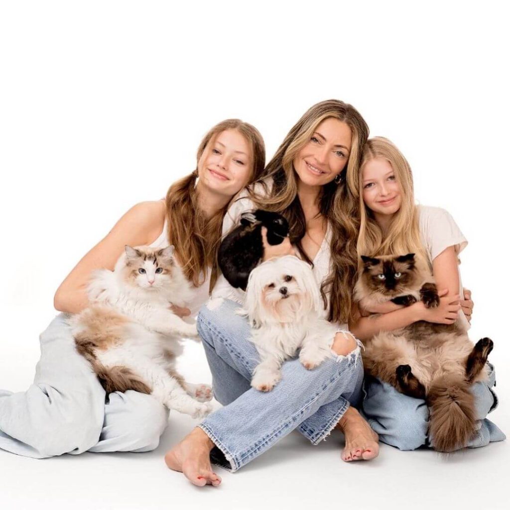 Rebecca Gayheart with her kids