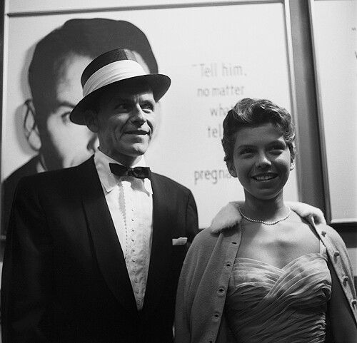 Frank Sinatra with his daughter Nancy 