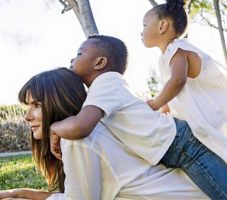 A picture of Laila Bullock with her brother and her mom.