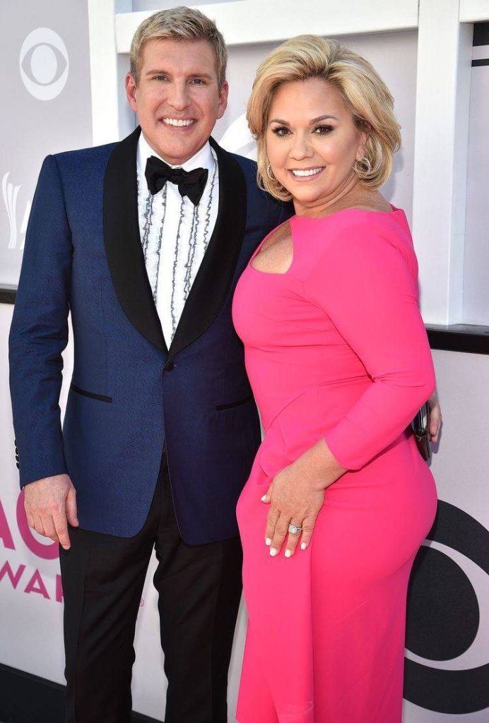 A picture of Todd Chrisley and his wife. 