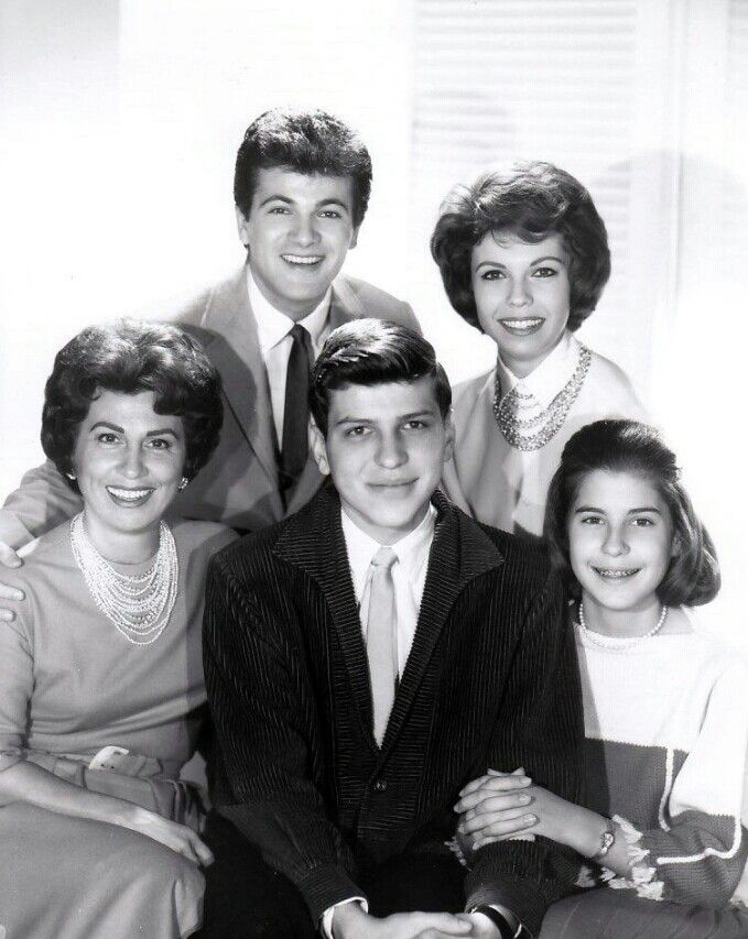 The Sinatra Family 