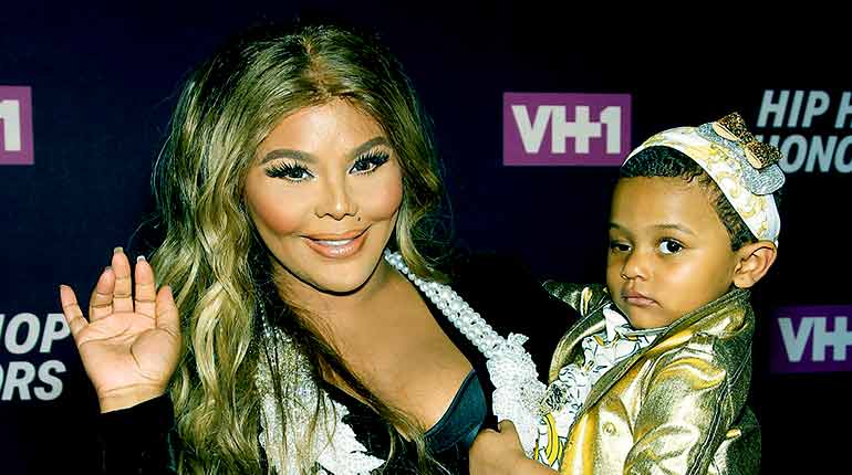 Lil Kim with her daughter 