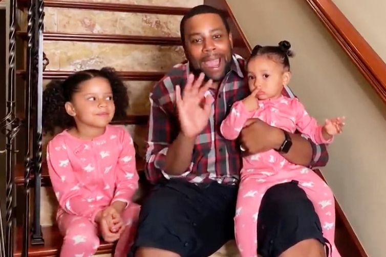 Kenan Thompson with his daughters 