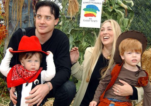 Brendan Fraser with his then-wife and kids