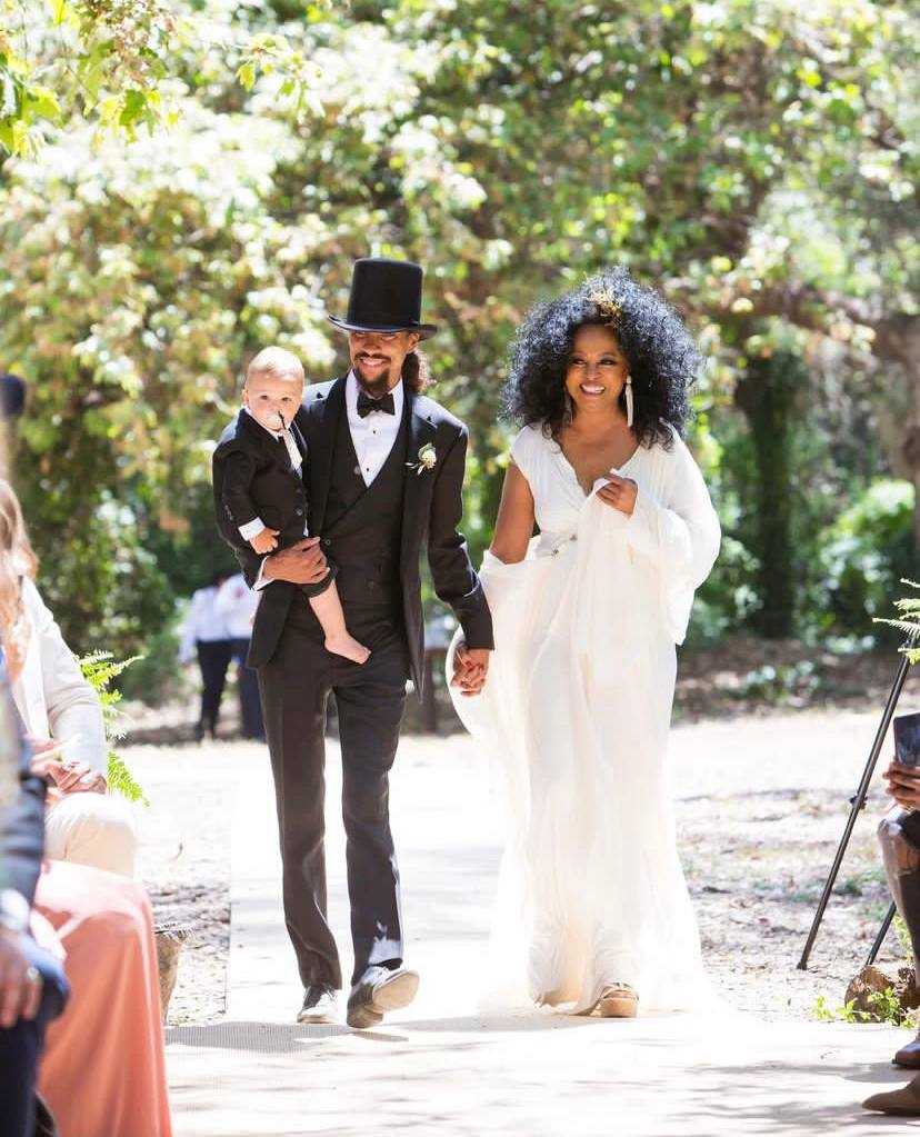 A picture of Ross Naess and his mother at his wedding.