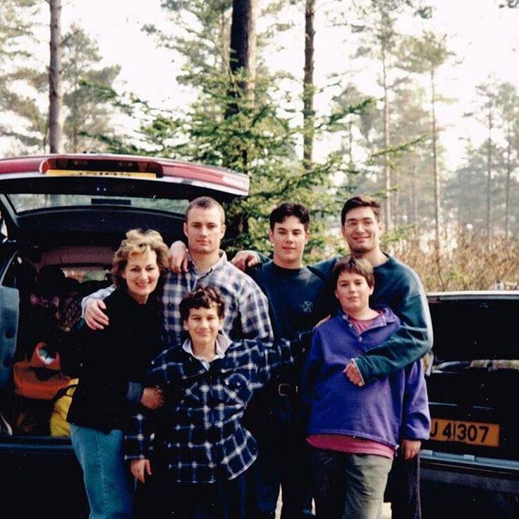 A throwback picture of Simon Cavill with his brothers and their mother.