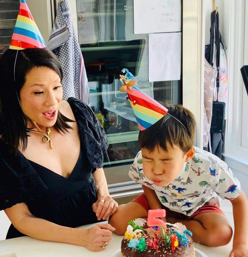 A picture of Lucy Liu and her son.