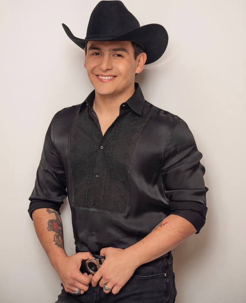 A picture of another one of Joan Sebastian's children.