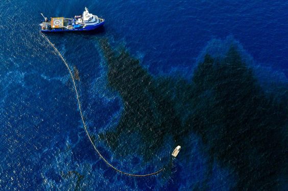 An oil spill in the ocean