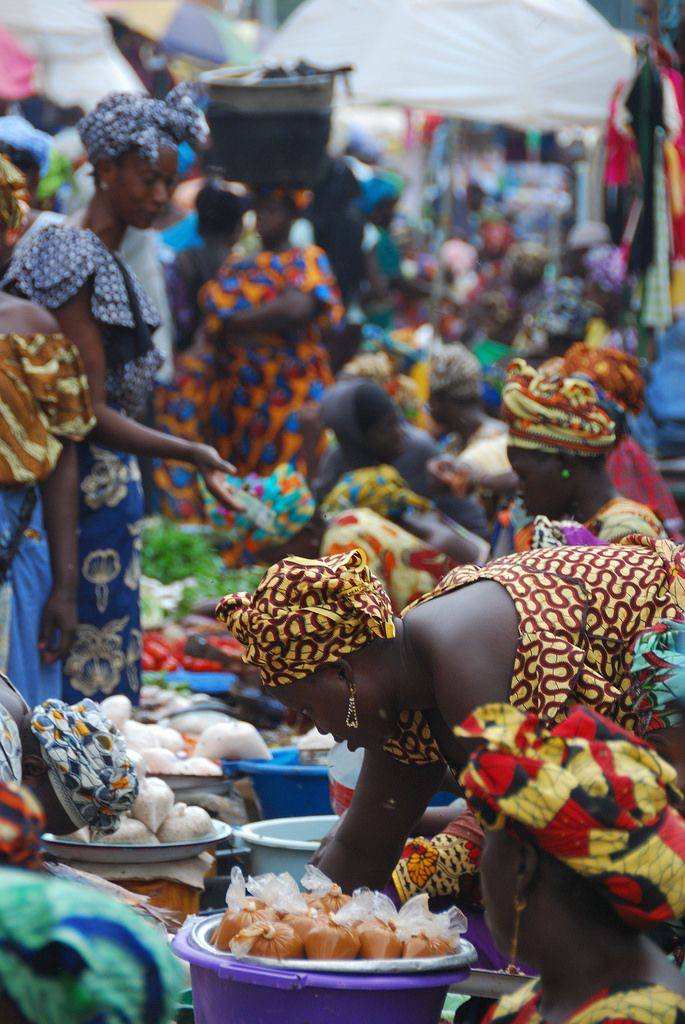 A picture of Gambian women at the market