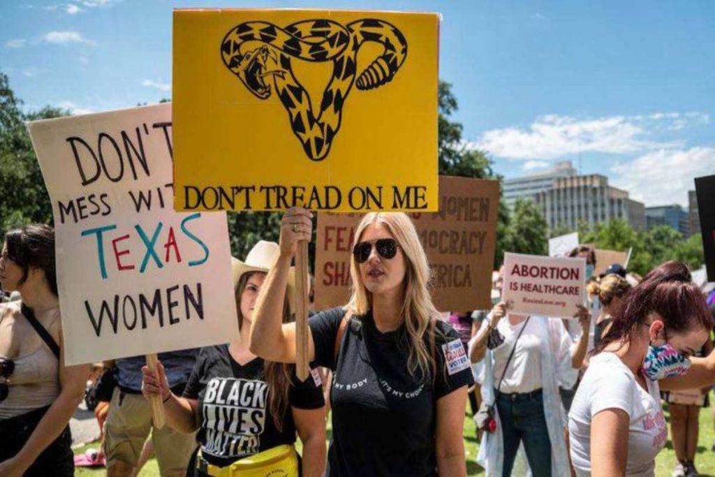 A picture of Pro-abortion protesters in Texas
