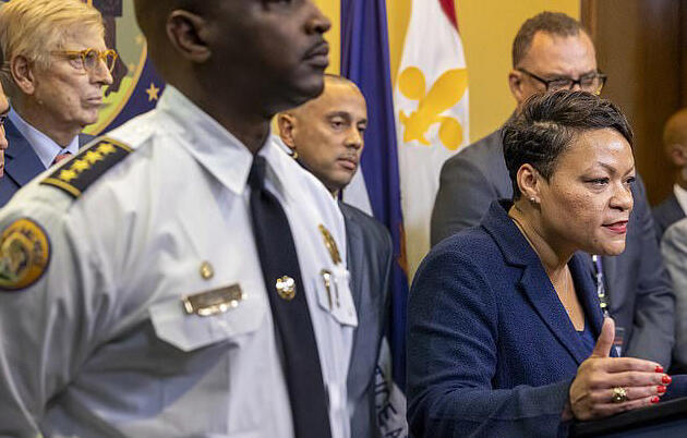 Mayor Cantrell with her bodyguards