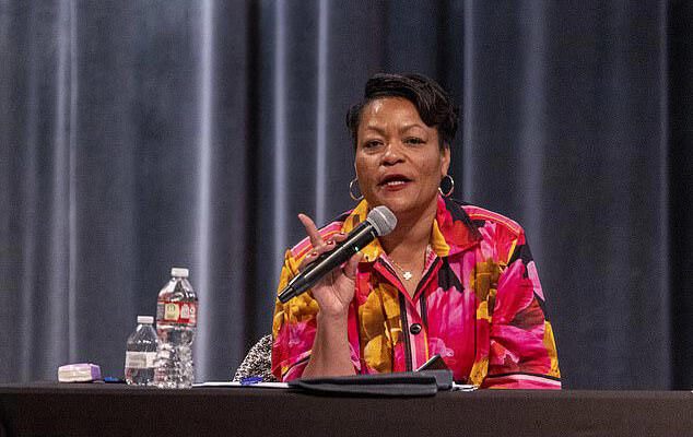 Mayor Cantrell at an event