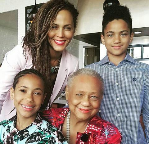 Nicole Ari Parker with her kids and mom