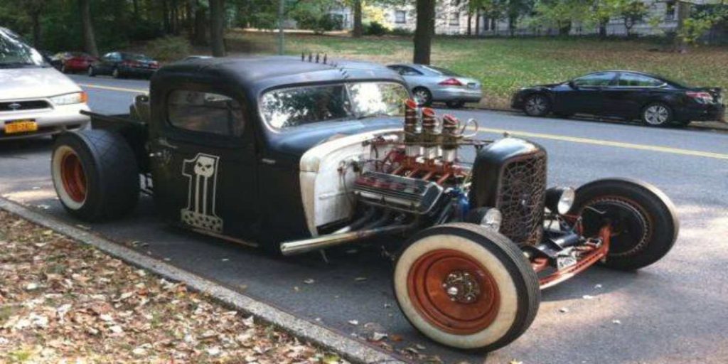 An image of a steampunk car