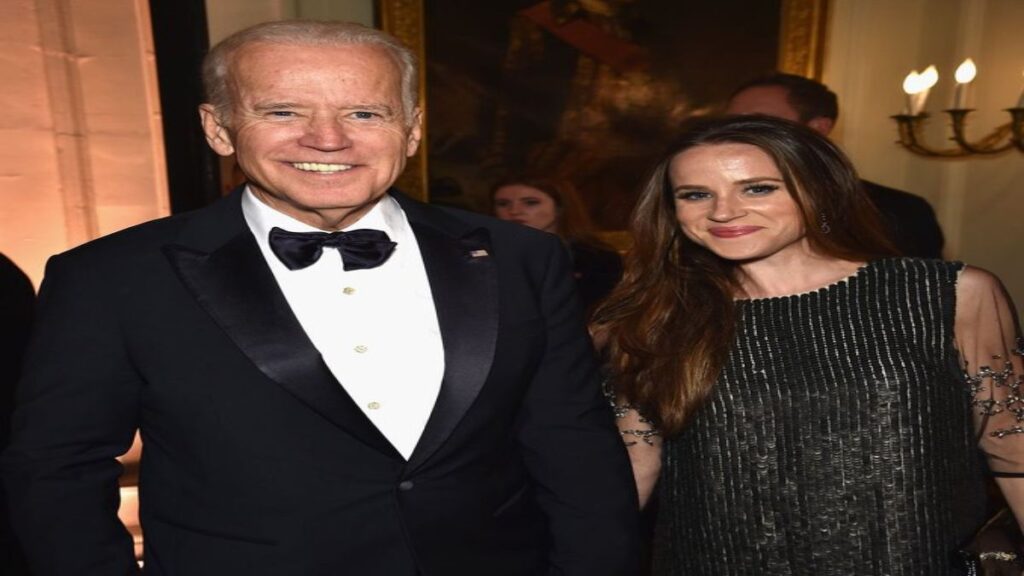 A picture of Joe Biden and Ashley Biden