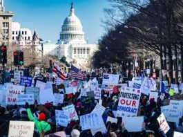 Droves of white nationalist protesters