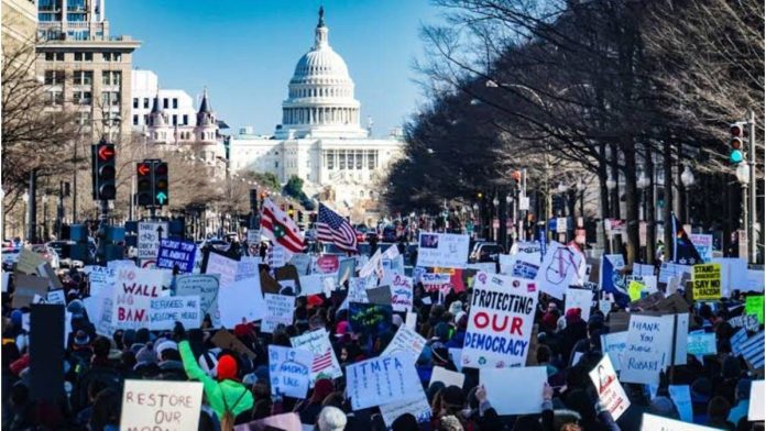 Droves of white nationalist protesters