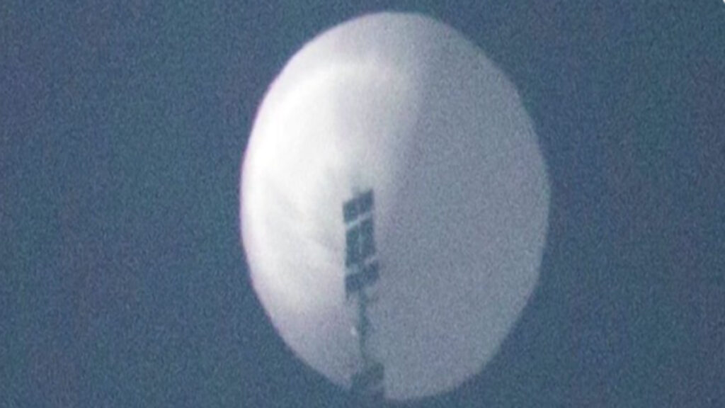 A picture of the Chinese spy balloon.