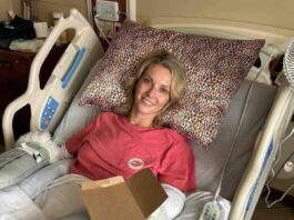 Kentucky mother of 2, Lucinda Mullins, after losing all four limbs following a routine kidney stone surgery