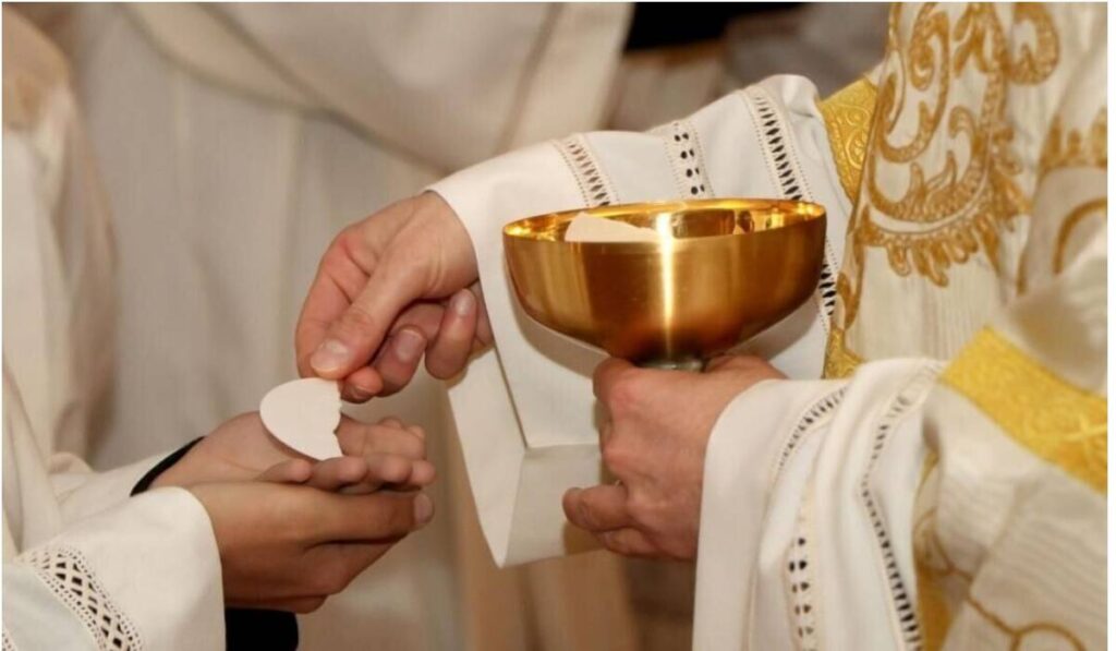 Catholics observing the Holy Communion 