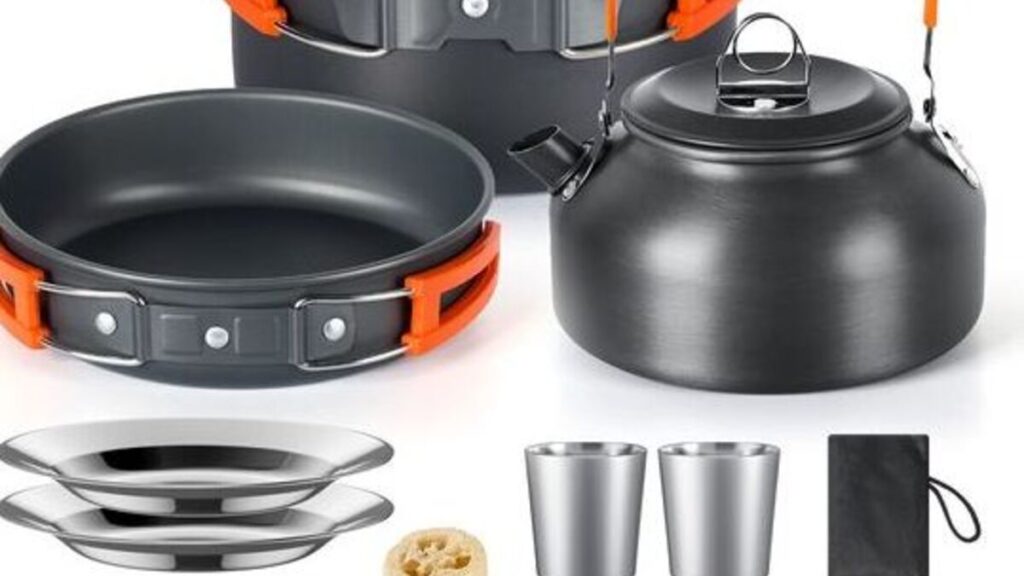 Compact cooking sets