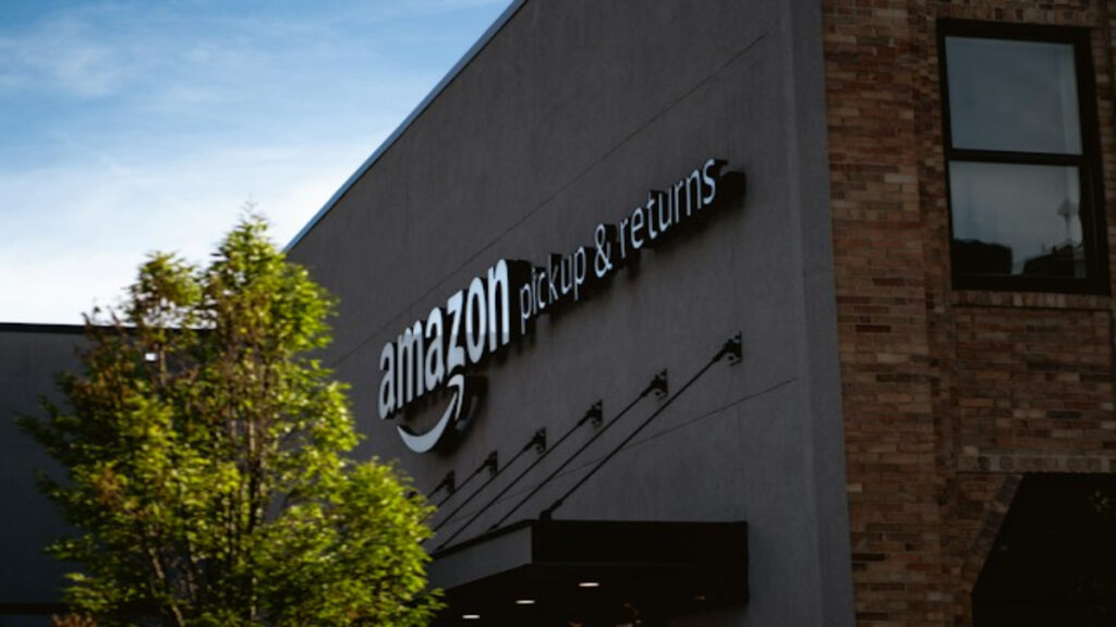 A picture of an Amazon store