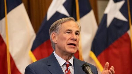 Greg Abbott in Talks With Oklahoma To Create Texas Border Wall Amid Migrant Surge