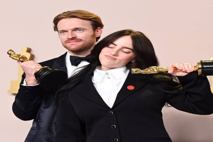 A picture of Billie Eilish and her brother at the Oscars