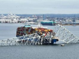 A picture of the Baltimore bridge collapse