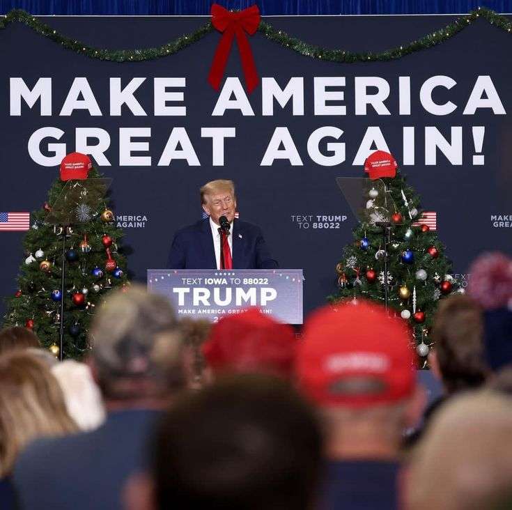 Trump at a campaign hearing 