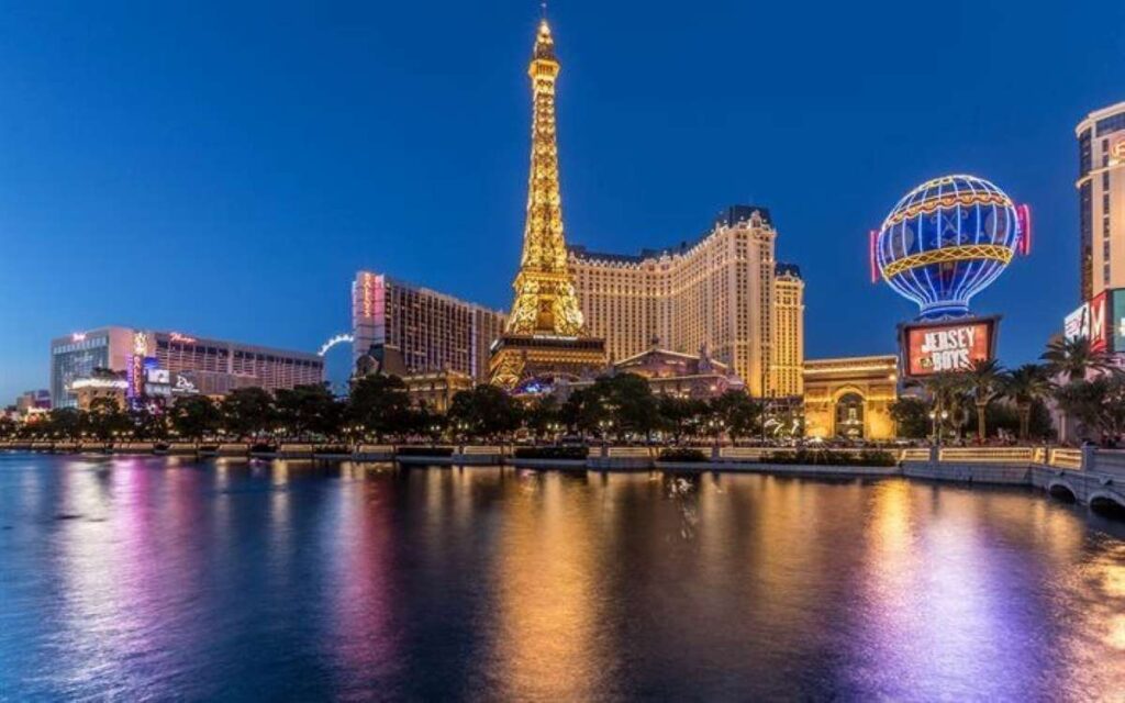 A look at Las Vegas at night