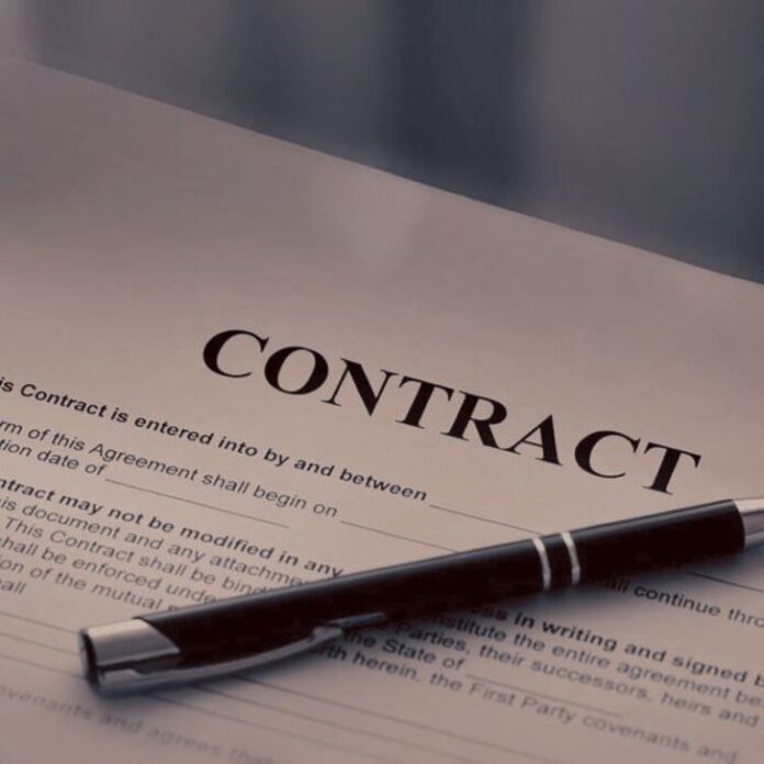 Photo depicting a contract document