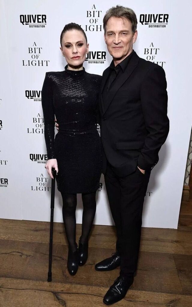 A picture of Anna Paquin and Stephen Moyer
