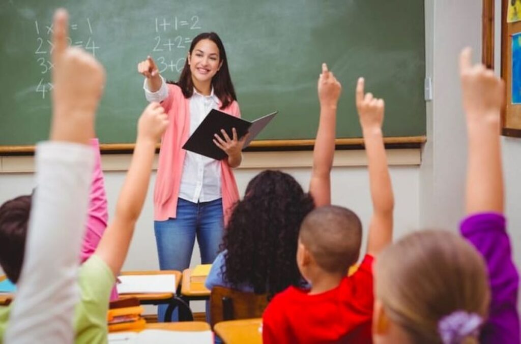 An ongoing class in an elementary school